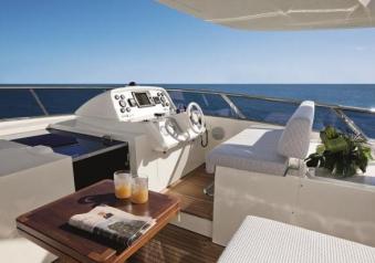 Azimut 100 timone