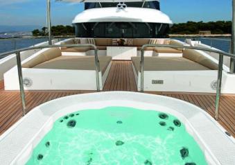 Benetti Classic Supreme 132? Jacuzzi