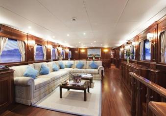 Benetti Mizar zona living