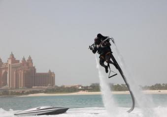 Flyboard in fase di salita