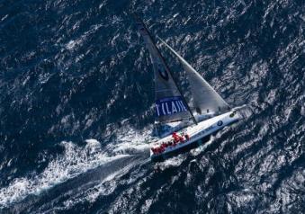 Giraglia Rolex Cup 2012 Tp52 in lontananza