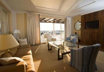 Regent Porto Montenegro Hotel and Residence stanza
