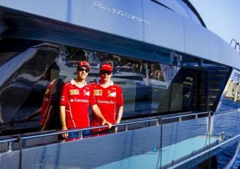 Riva accanto alla Scuderia Ferrari al GP di Montecarlo