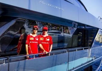 Riva accanto alla Scuderia Ferrari al GP di Montecarlo Riva accanto alla Scuderia Ferrari al GP di Montecarlo