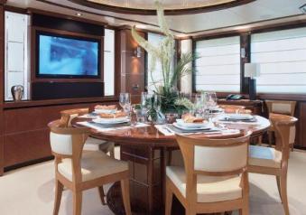 Superyacht Sunrise sala da pranzo