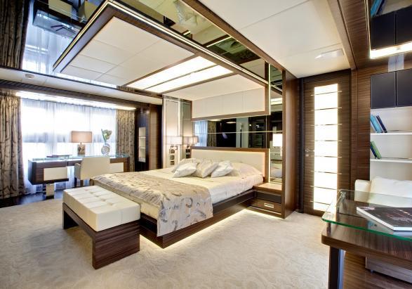 Azimut Grande 120SL owner suite