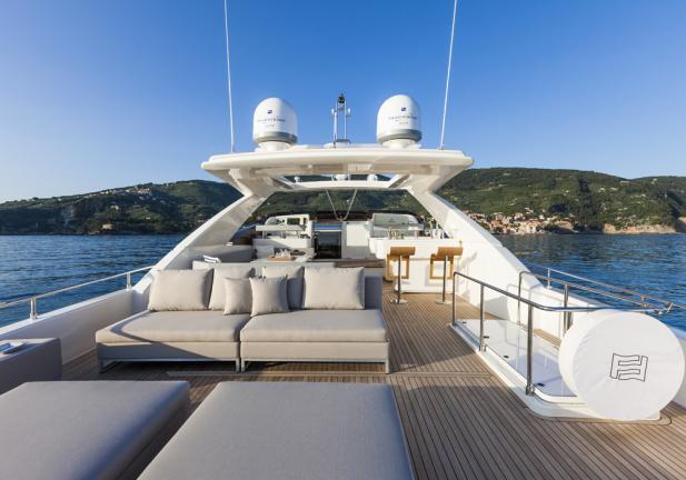 Ferretti 960 ponte