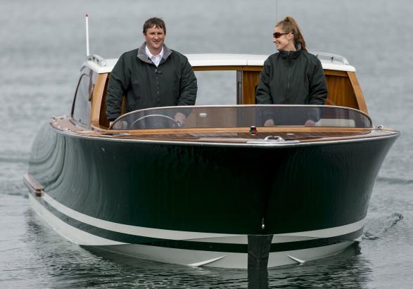 Hodgdon Yachts Tender Limousine anteriore