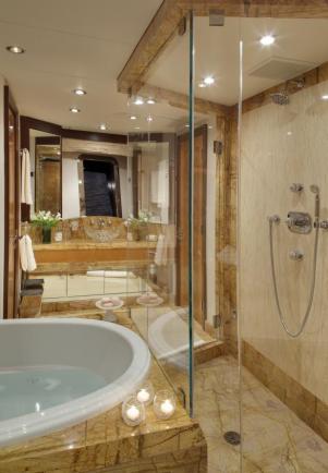 Ocean Alexander 120 bagno